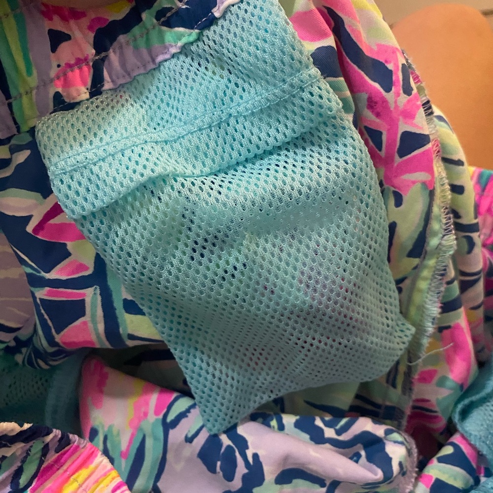 NWOT Lilly Pulitzer Resort Vacation Tropical Lightweight Shorts Pink Purple M - Picture 4 of 4